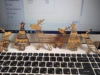 Интересный макет Ёлочные игрушки в виде оленей для лазерной резки чертёж для ЧПУ
