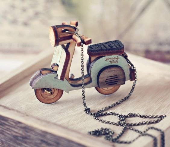 Макет Брелок-подвеска в виде скутера Vespa для лазерной резки