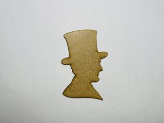 Интересный макет Вырезной макет Авраама Линкольна из необработанной древесины для лазерной резки