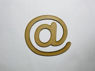 Интересный макет Вырезной макет символа для лазерной резки по дереву для рукоделия