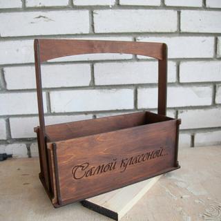 Интересный макет Корзина с деревянными цветами для лазерной резки вектор