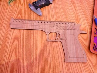 Интересный макет Линейка в форме пистолета для лазерной резки файл dxf