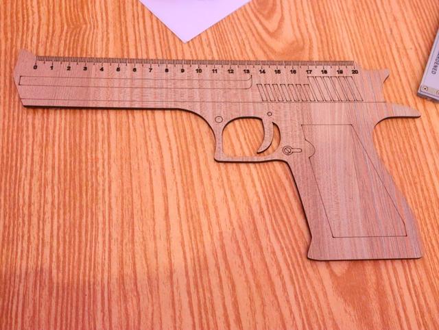 Макет Линейка в форме пистолета для лазерной резки файл dxf — изображение 3