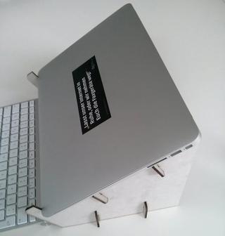 Интересный макет Макбук-эйр подставка для ноутбука из картона макет для лазерной резки SVG-файл