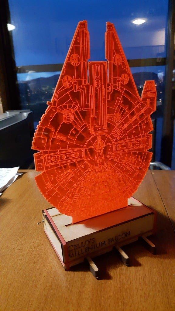 Макет Макет для лазерной резки Тысячелетний сокол и подставка 3D-оптическая иллюзия файл DXF — изображение 3