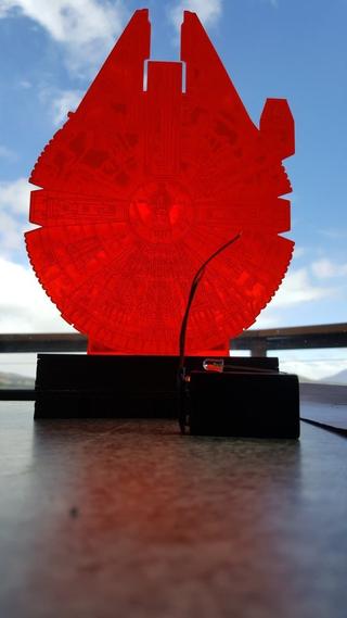 Интересный макет Макет для лазерной резки Тысячелетний сокол и подставка 3D-оптическая иллюзия файл DXF