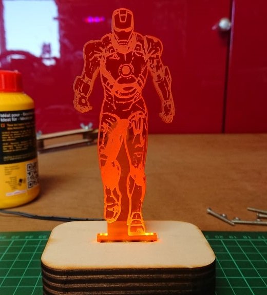 Макет Макет для лазерной резки акрисовой фигуры Железного человека с 3D LED подсветкой для ночного светильника файл SVG
