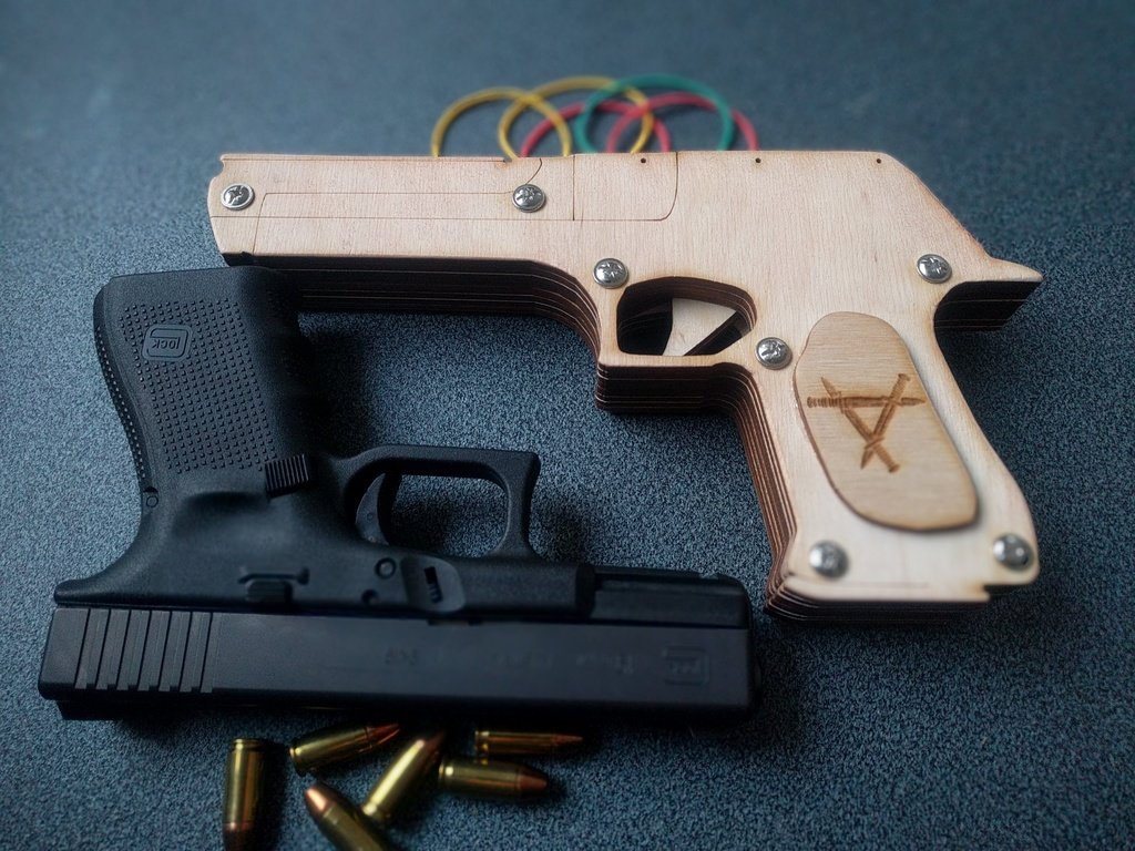 Макет Макет для лазерной резки в формате SVG  пистолет Desert Eagle из резиновой ленты