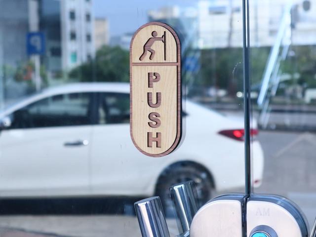 Макет Макет для лазерной резки вывески Push-Pull — изображение 2