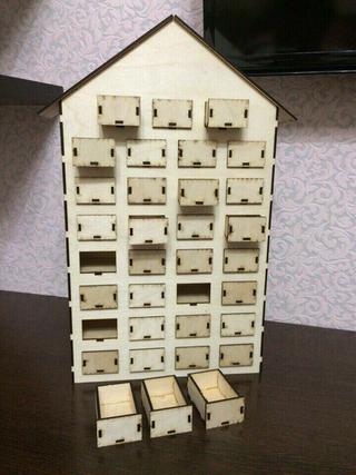 Интересный макет Макет для лазерной резки деревянного домика-календаря
