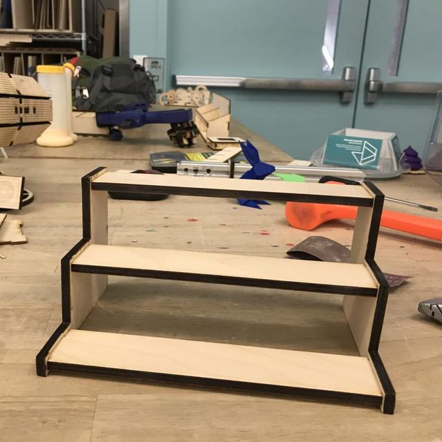 Макет Макет для лазерной резки деревянной подставки для демонстрации ступеней