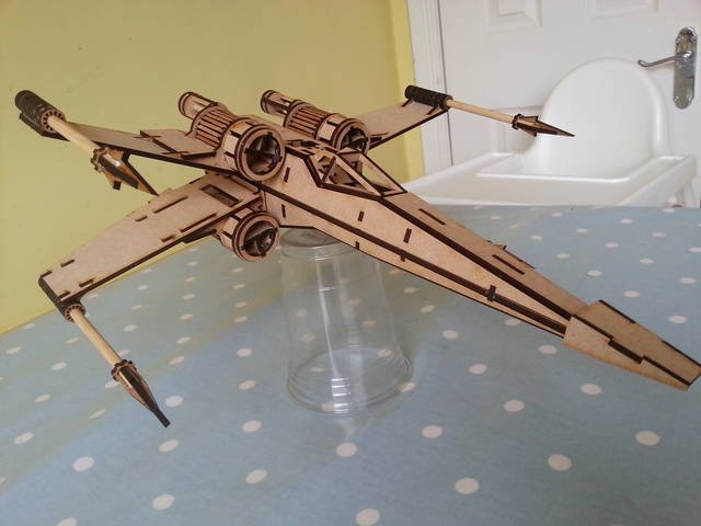 Макет Макет для лазерной резки истребителя X-wing 3 мм файл SVG