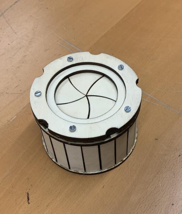 Макет Макет для лазерной резки коробки в виде радужки файл SVG — изображение 1