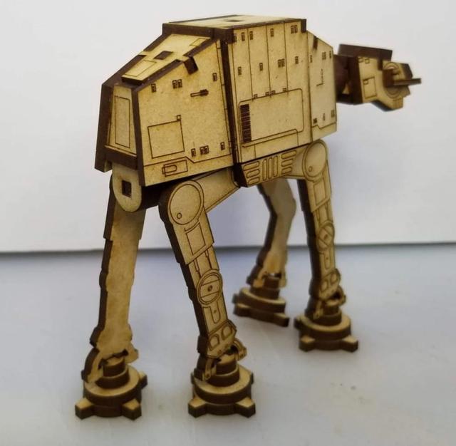 Макет Макет для лазерной резки AT-AT ходячего из Звёздных войн SVG-файл — изображение 1