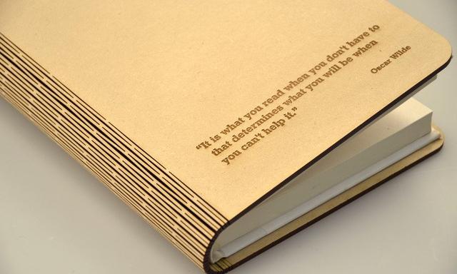 Макет Макет обложки книги с прожилками для лазерной резки