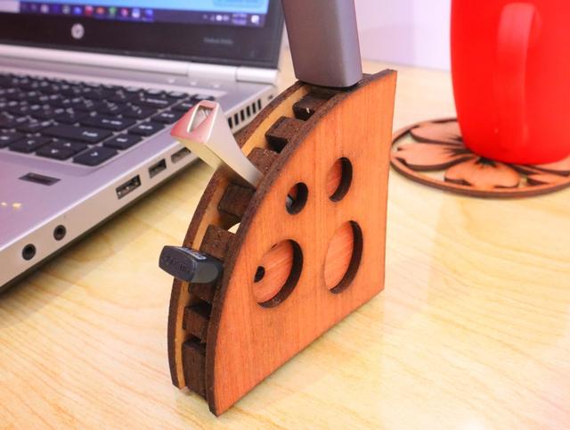 Макет Макет подставки для USB-флешки 4 мм для лазерной резки — изображение 7