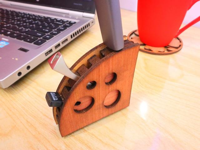 Макет Макет подставки для USB-флешки 4 мм для лазерной резки — изображение 2