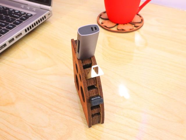 Макет Макет подставки для USB-флешки 4 мм для лазерной резки — изображение 5