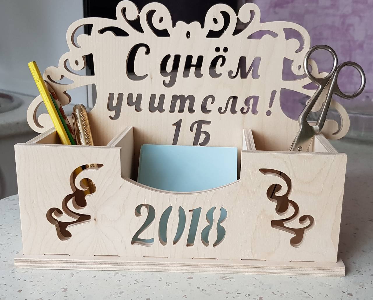 Макет Настольная подставка макет для лазерной резки