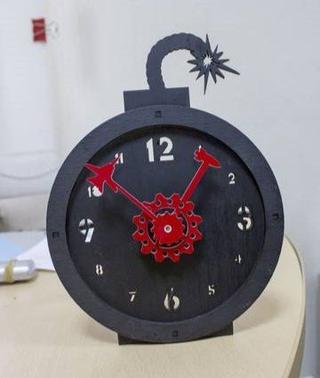 Интересный макет Настольное часы в виде бомбы для лазерной резки макет для станка