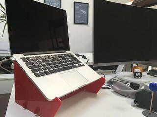 Интересный макет Подставка для ноутбука MacBook Pro 13 для лазерной резки файл DXF