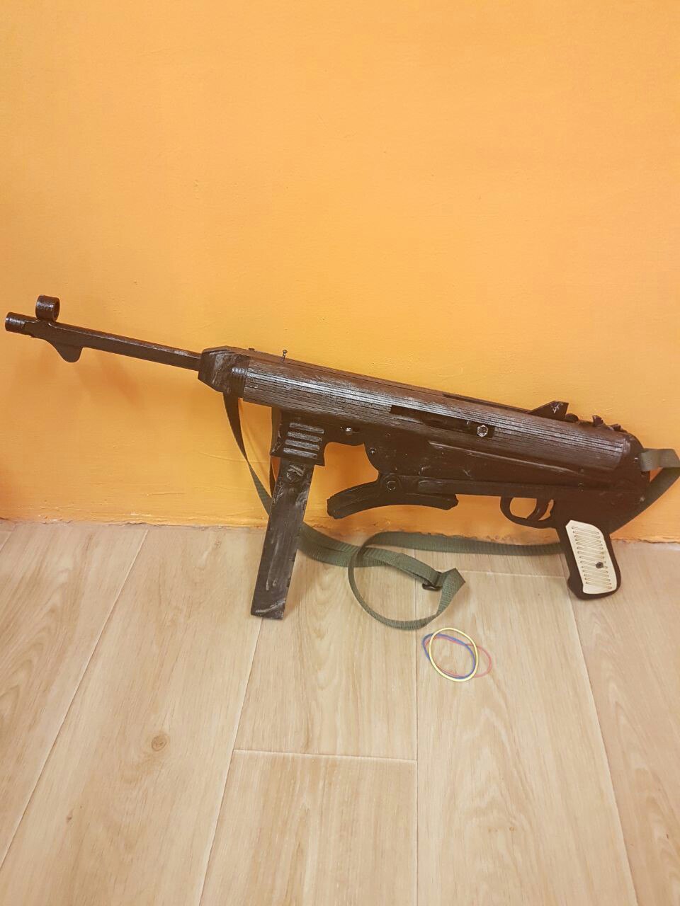 Макет Чертеж для лазерной резки игрушечного пистолета Schmeisser MP40