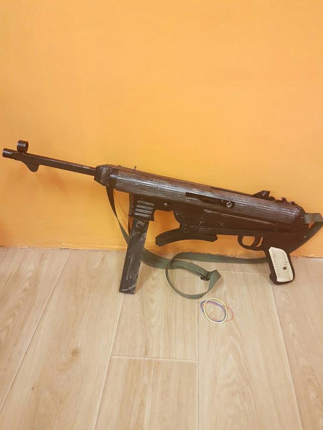 Макет Чертеж для лазерной резки игрушечного пистолета Schmeisser MP40