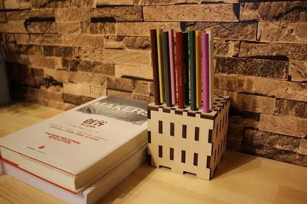 Макет Чертеж для лазерной резки подставка для ручек в виде куба — изображение 2