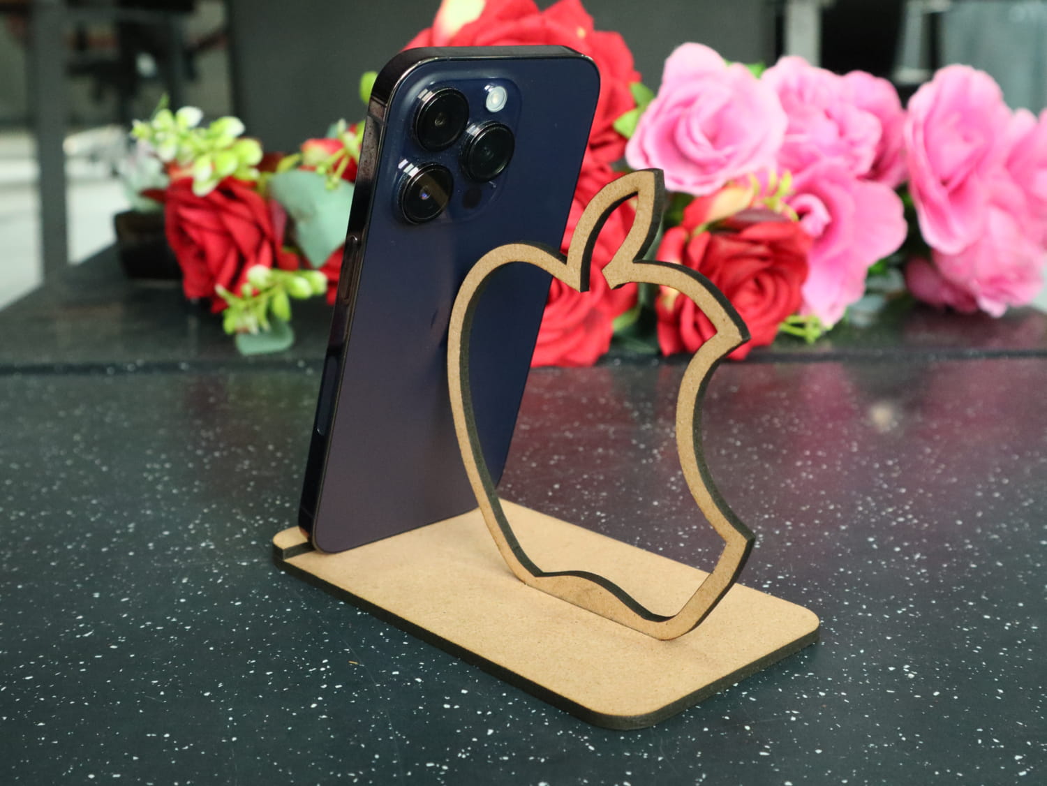 Макет Чертеж для лазерной резки подставка для iPhone в виде яблока