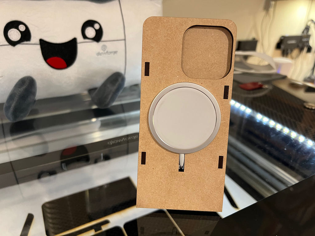 Макет Чертеж для лазерной резки подставки для iPhone 13 Pro MagSafe
