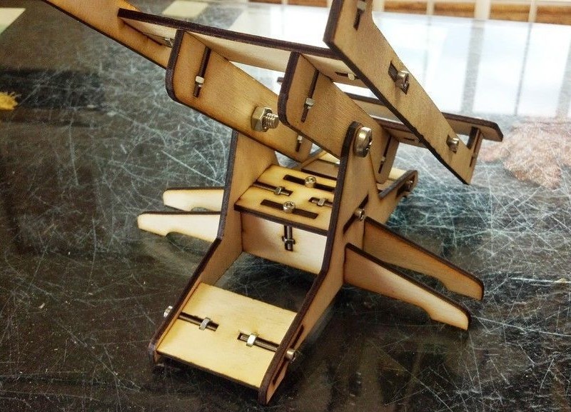 Макет Чертеж стойки для точки продаж в виде iPad 2 для лазерной резки формат dxf