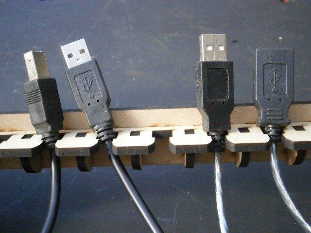 Макет Чертеж USB-кабеледержателя для лазерной резки формат dxf — изображение 2