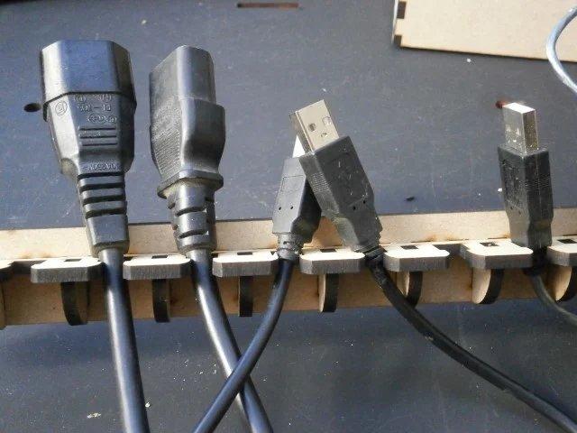 Макет Чертеж USB-кабеледержателя для лазерной резки формат dxf — изображение 8