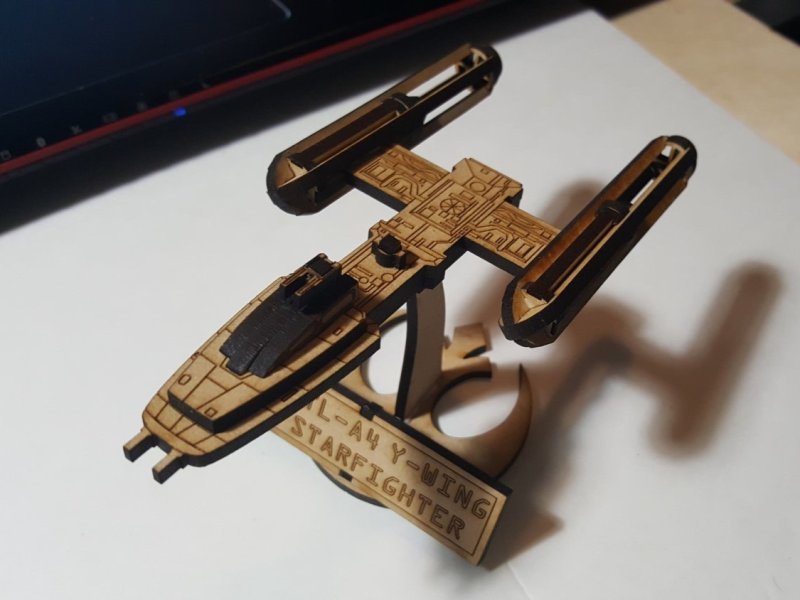 Макет Чертёж для лазерной резки истребитель Y-wing из Звёздных войн