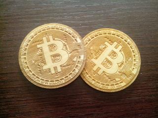 Интересный макет Чертёж для лазерной резки символа биткоина формат dxf