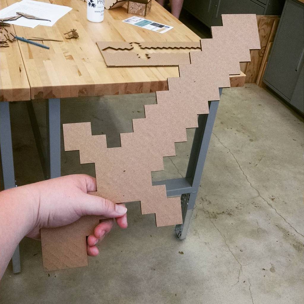 Макет Чертёж меча из Minecraft для лазерной резки