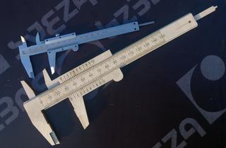 Интересный макет Чертёж штангенциркуля в формате dxf для лазерной резки