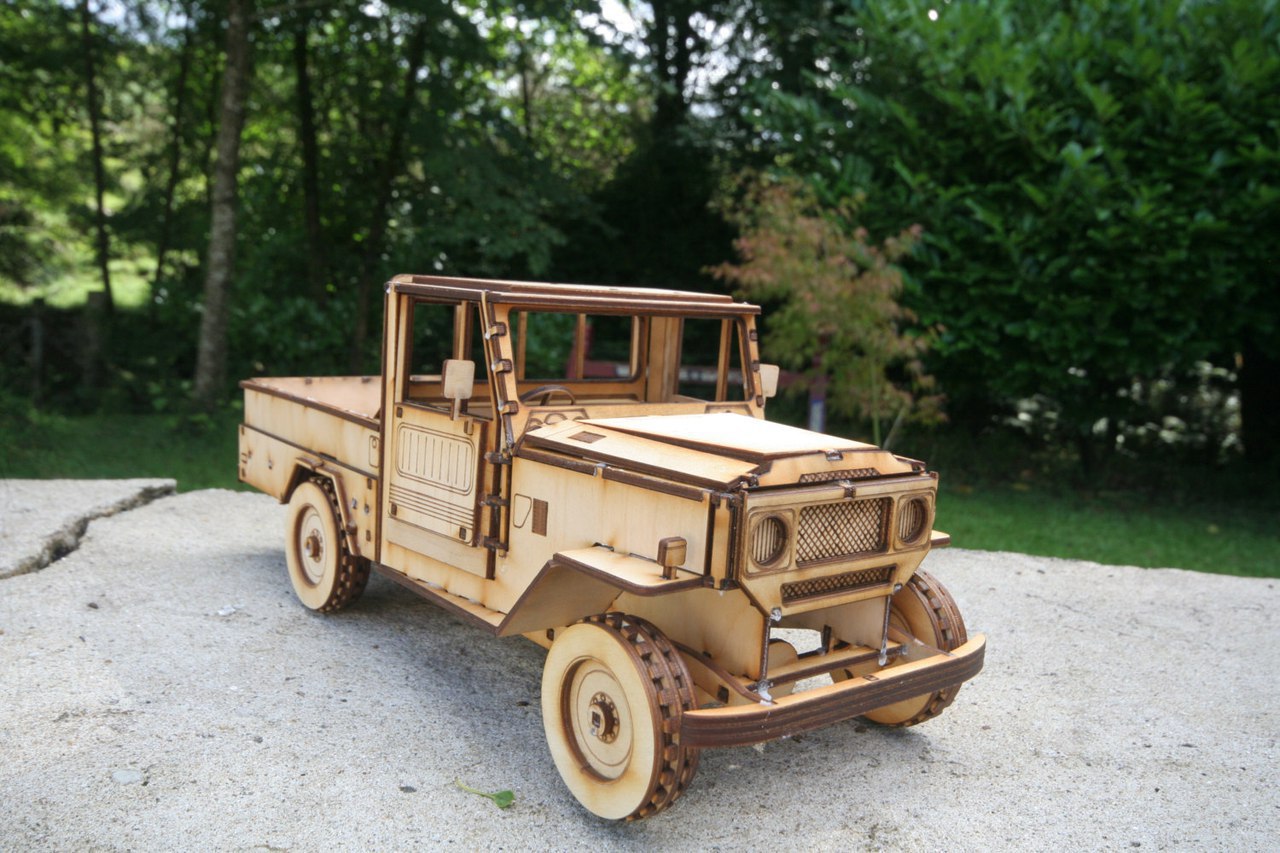 Макет Шаблон 3D-пазла Toyota Land Cruiser BJ-44 для лазерной резки