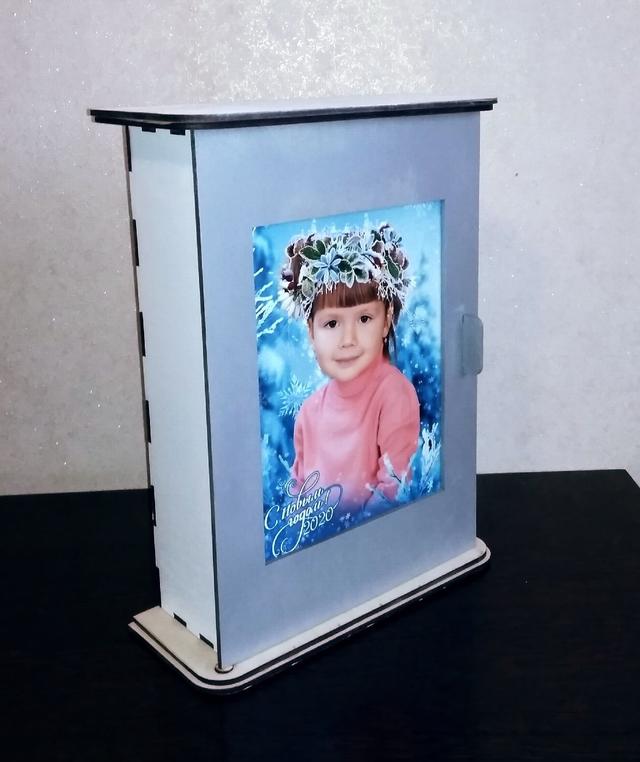 Макет Шкафчик для хранения ключей с фоторамкой макет для лазерной резки — изображение 2