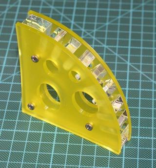Интересный макет держатель для USB-флешек в виде сыров для лазерной резки макет для станка