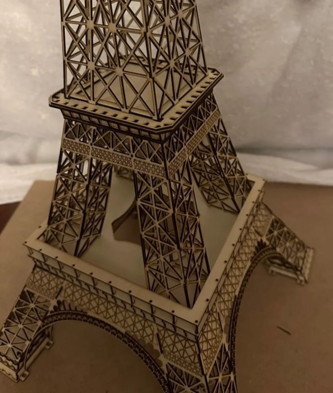 Макет 3D-модель Эйфелевой башни для лазерной резки файл SVG