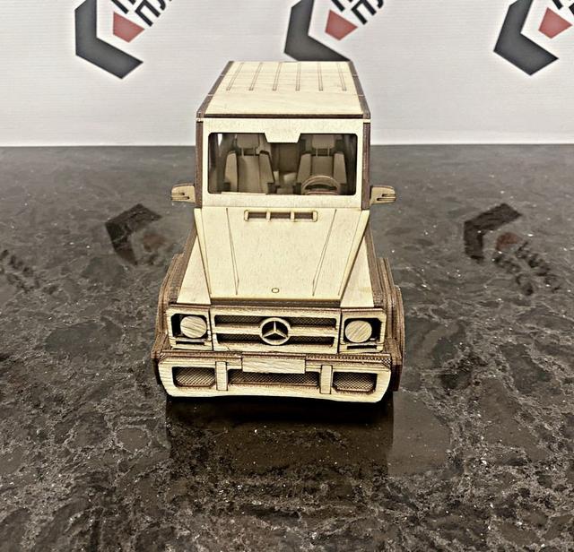 Макет 3D-модель деревянного Mercedes G-класса для лазерной резки — изображение 3