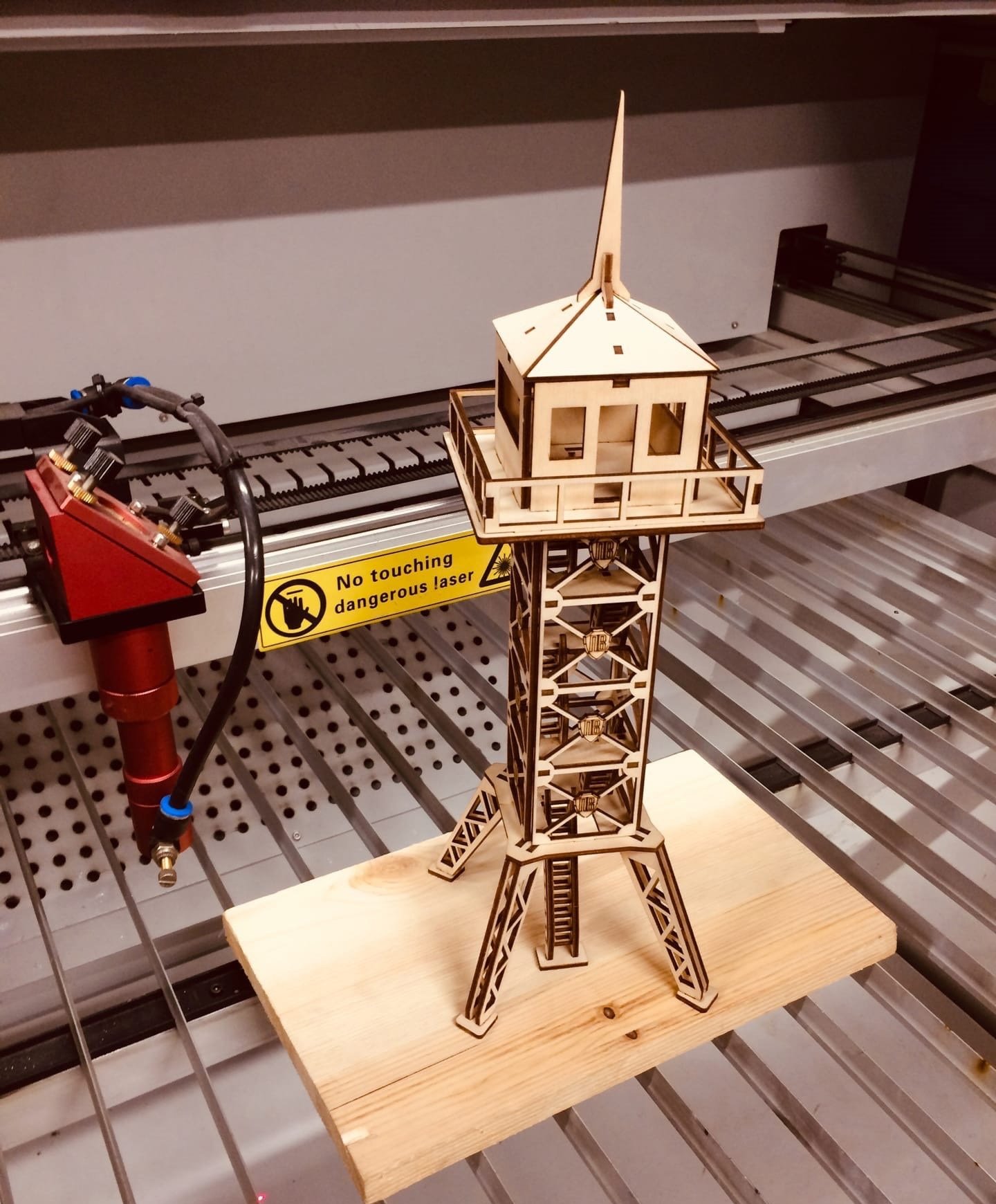 Макет 3D-модель деревянной наблюдательной вышки для лазерной резки