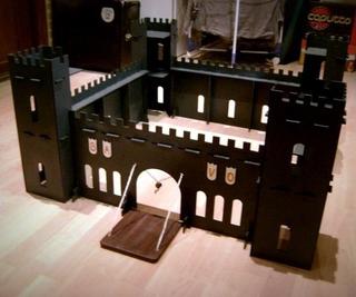 Интересный макет 3D-модель игрушечного замка для лазерной резки файл DXF
