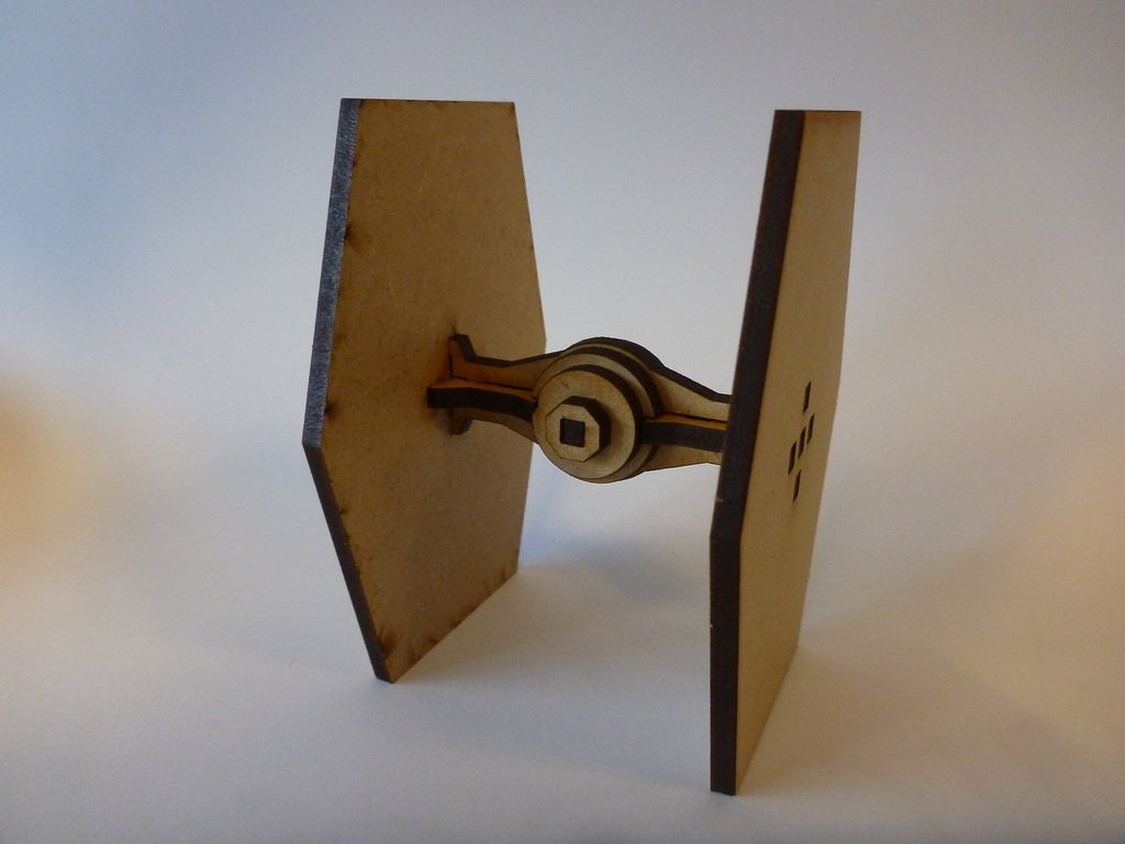 Макет 3D-модель истребителя Tie Fighter из Звёздных войн для лазерной резки формат DXF