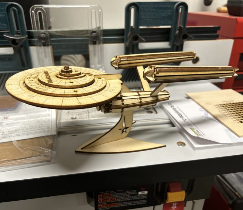 Макет 3D-модель USS Enterprise для лазерной резки