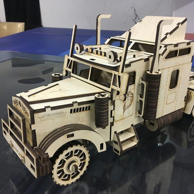 Макет 3D-пазл Kenworth W900 для лазерной резки