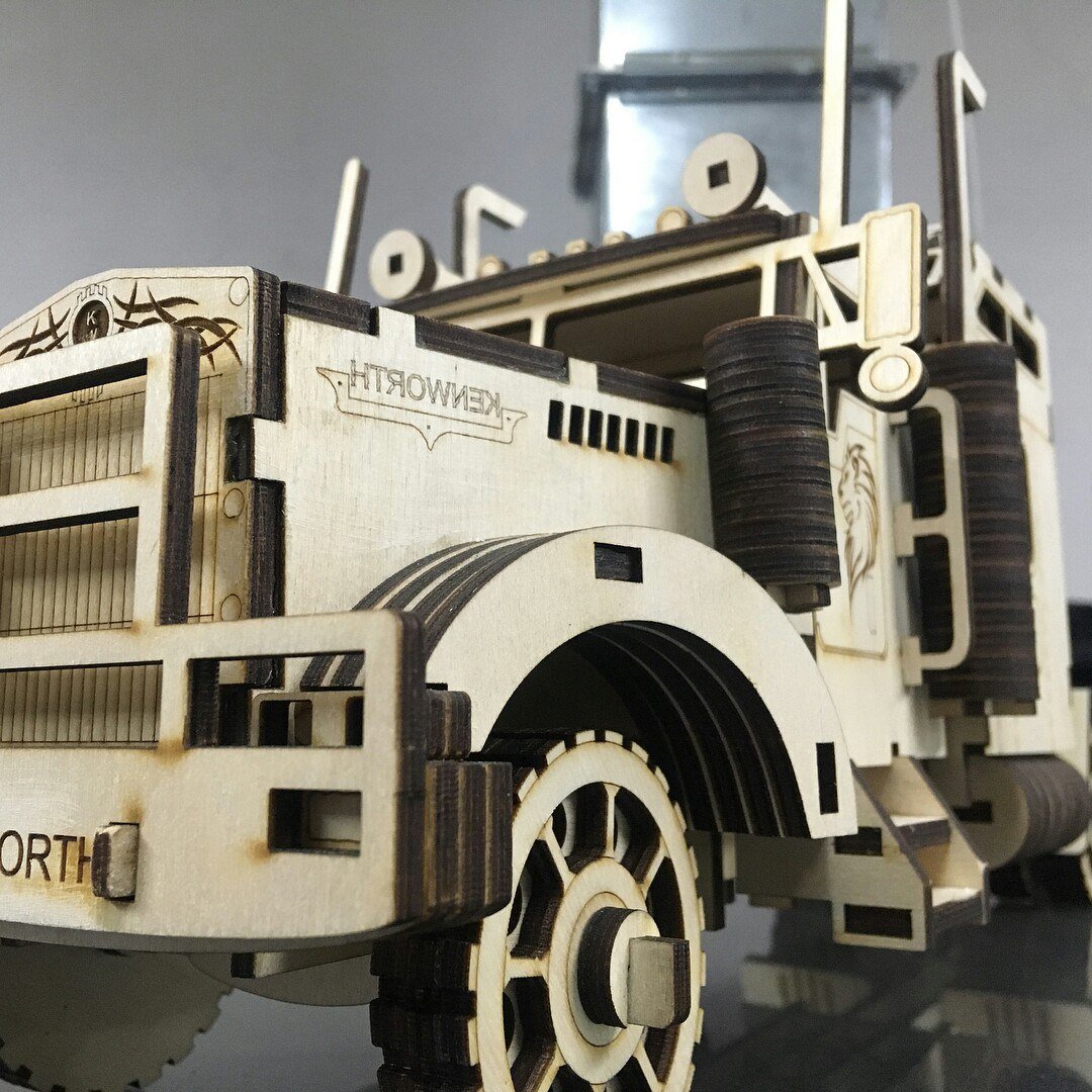 Макет 3D-пазл Kenworth W900 для лазерной резки